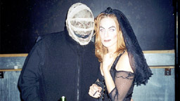 00102901.jpg [10/29/2000]