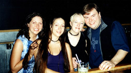 01052506.jpg [5/25/2001]