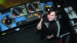 03022101.jpg [2/21/2003]